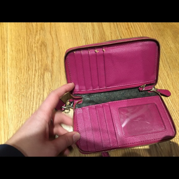 Coach wristlet - Picture 5 of 5